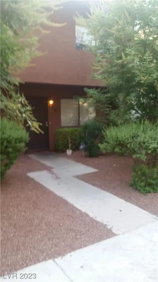 Photo #3: 2478423 Listing 