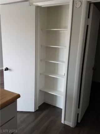 Photo #5: 2478423 Listing 