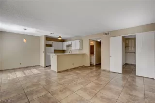 Photo #3: 2478435 Listing 