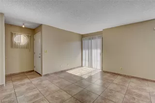 Photo #5: 2478435 Listing 