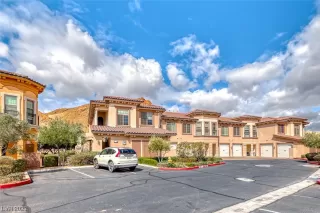 Photo #1: 2478437 Listing