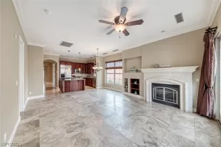 Photo #4: 2478437 Listing