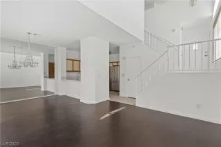 Photo #3: 2478440 Listing 