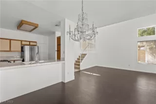 Photo #4: 2478440 Listing 