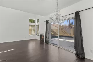 Photo #5: 2478440 Listing 