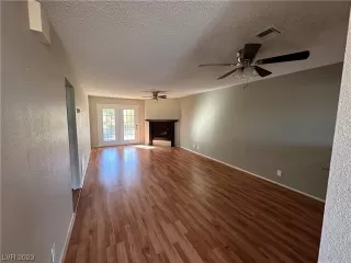 Photo #2: 2478457 Listing 