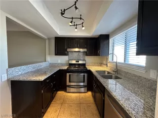 Photo #6: 2478457 Listing 