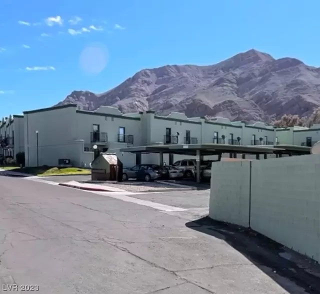 MLS: 2478472 Condo For Sale