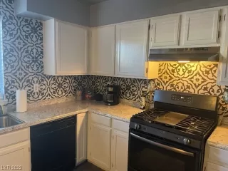 Photo #2: 2478472 Listing 