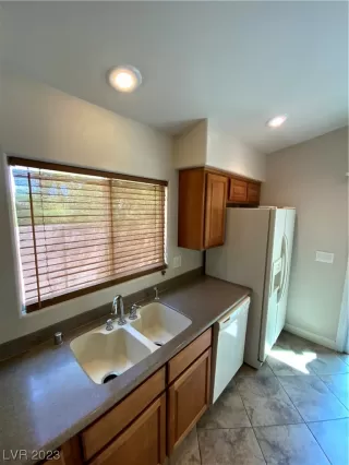 Photo #3: 2478490 Listing 