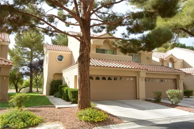 MLS: 2478522 Condo For Sale