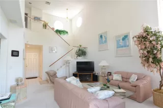 Photo #6: 2478522 Listing