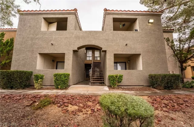 MLS: 2478525 Condo For Sale