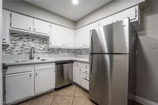 Photo #2: 2478525 Listing 