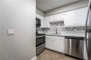 Photo #5: 2478525 Listing 