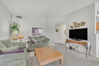 Photo #3: 2478560 Listing