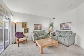 Photo #4: 2478560 Listing