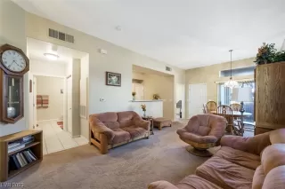 Photo #4: 2478594 Listing