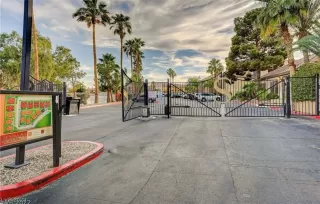 Photo #3: 2478608 Listing 