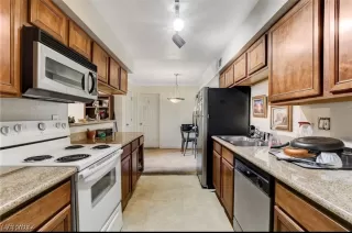 Photo #6: 2478608 Listing 