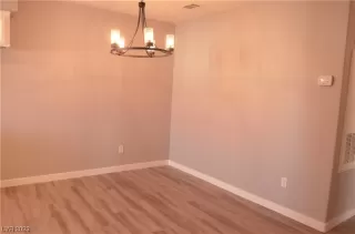 Photo #4: 2478618 Listing