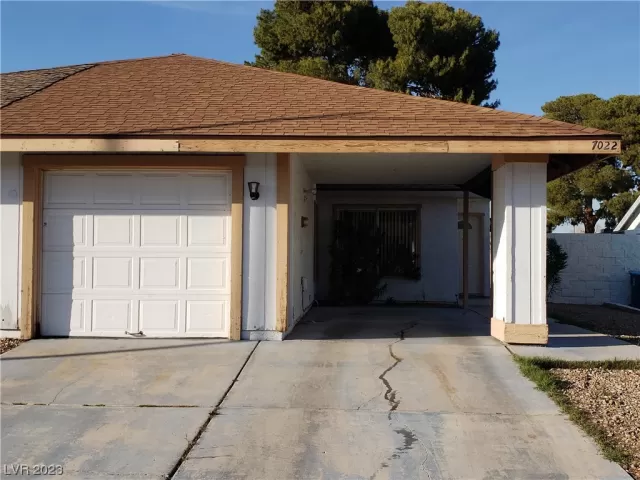 MLS: 2478635 Condo For Sale