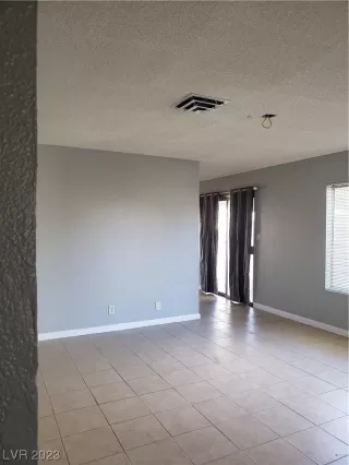 Photo #1: 2478635 Listing 