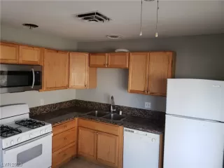 Photo #6: 2478635 Listing 