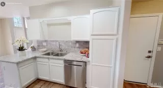 Photo #4: 2478655 Listing