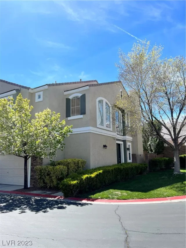 MLS: 2478656 Condo For Sale