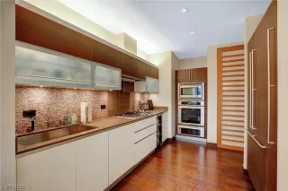 Photo #6: 2478668 Listing