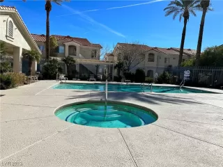 Photo #2: 2478692 Listing