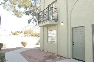 Photo #1: 2478693 Listing 