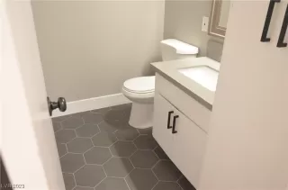 Photo #5: 2478693 Listing 