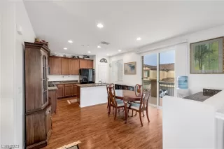 Photo #5: 2478696 Listing