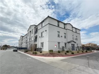 Photo #1: 2478700 Listing 