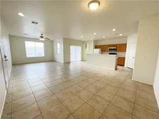 Photo #2: 2478700 Listing 