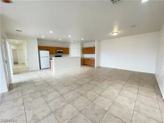 Photo #3: 2478700 Listing 