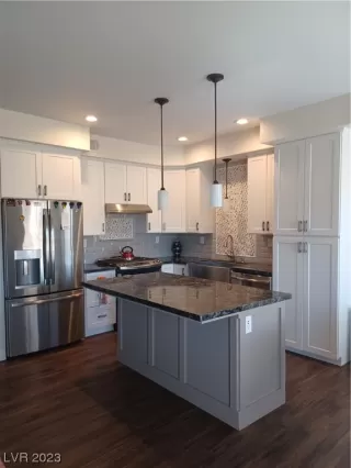 Photo #1: 2478709 Listing