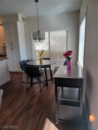 Photo #3: 2478709 Listing