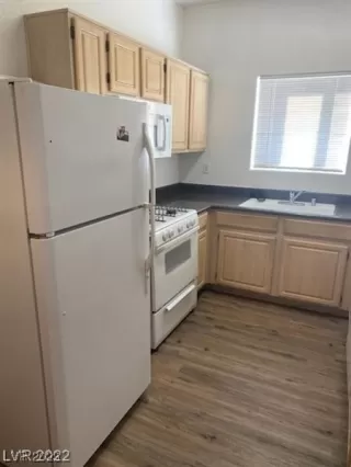 Photo #2: 2478712 Listing 