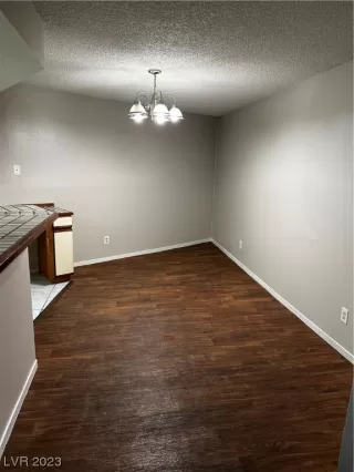 Photo #3: 2478744 Listing 