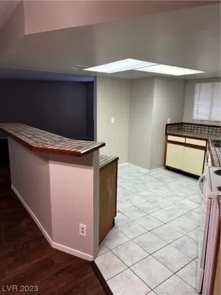 Photo #6: 2478744 Listing 