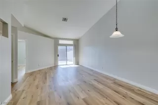 Photo #4: 2478755 Listing 