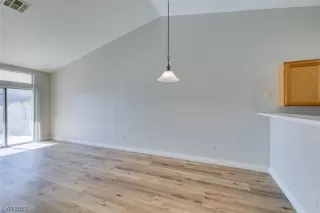 Photo #5: 2478755 Listing 