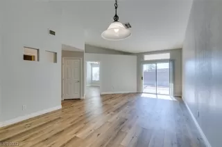 Photo #6: 2478755 Listing 