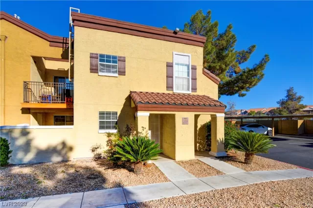 MLS: 2478765 Condo For Sale