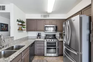 Photo #5: 2478769 Listing