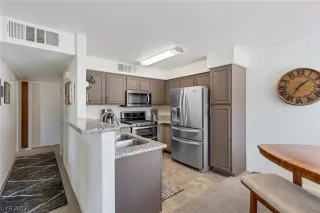 Photo #6: 2478769 Listing