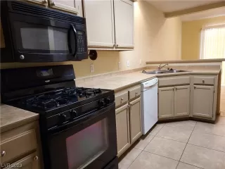 Photo #4: 2478780 Listing 